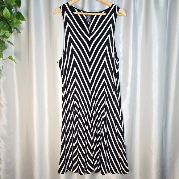 white christmas dresses Chelsea & Theodore Dress – Deals on Designers